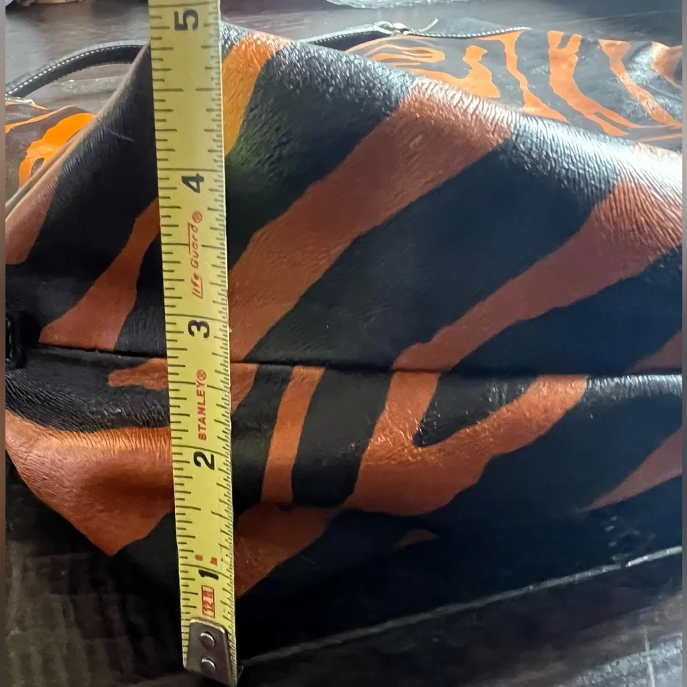 VTG Dooney & Bourke Bengal Tiger / Zebra Animal Print Hobo Bag